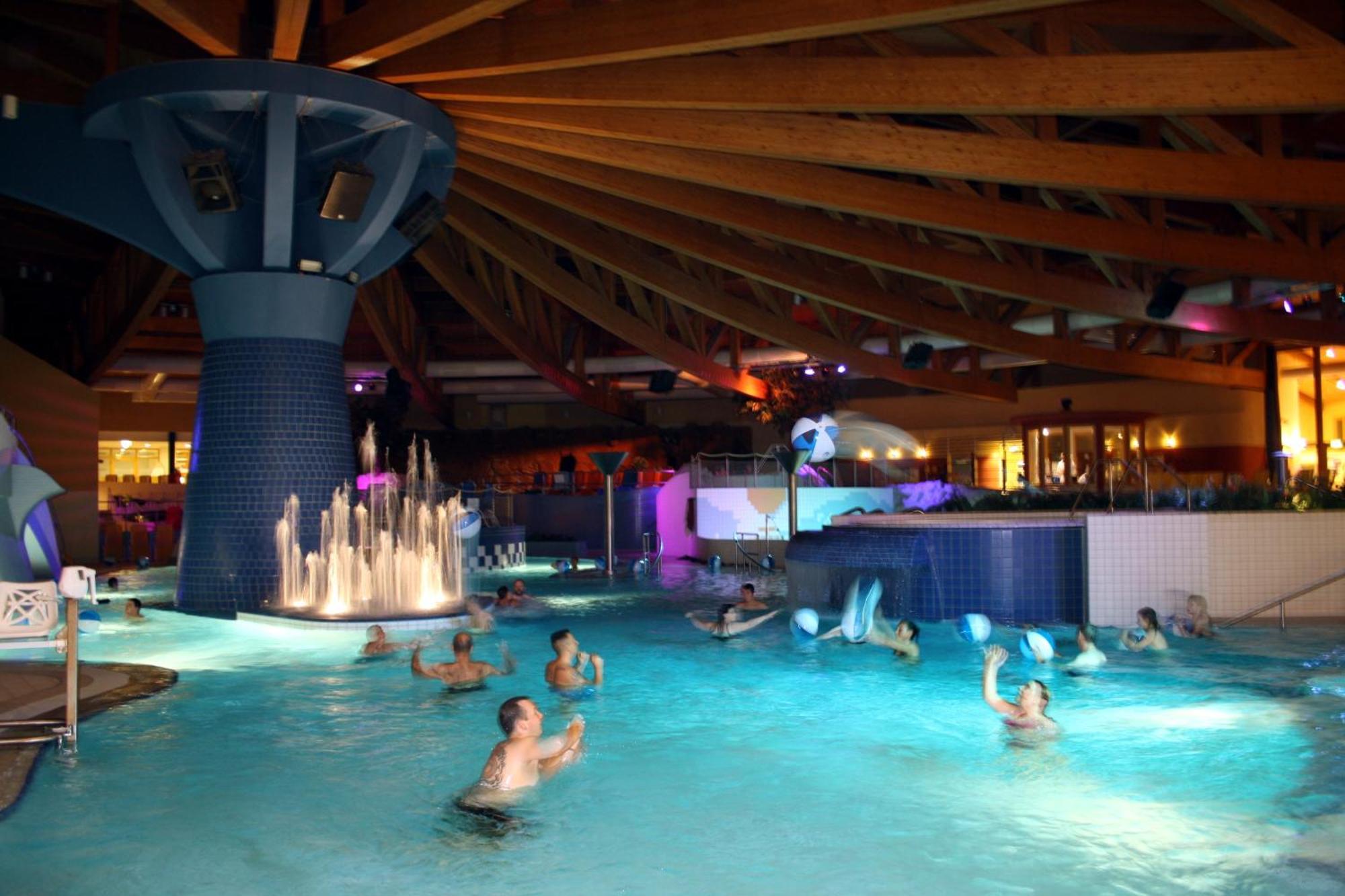 Ferienpark Templin Direkt Neben Der Naturtherme ภายนอก รูปภาพ